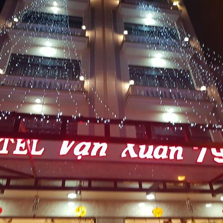 Khach San Van Xuan 79 Chau Doc Eksteriør bilde